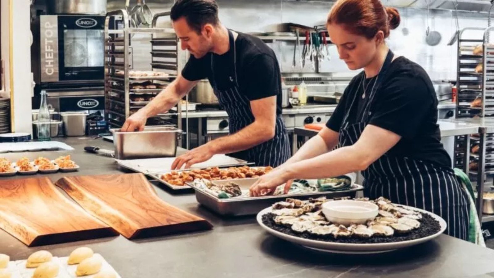 Malaysia Kitchen Helper Jobs offer excellent opportunities for local and foreign workers in restaurants, hotels, cafés, and catering services. These roles involve food preparation assistance, dishwashing, cleaning, and maintaining kitchen hygiene, with no advanced qualifications required. Competitive salaries, flexible shifts, and growing demand make kitchen helper jobs in Malaysia ideal for entry-level workers seeking stable employment in the hospitality industry.